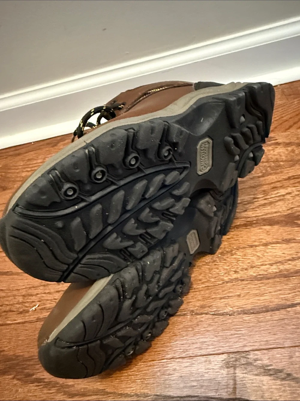 Magellan Outdoors design lace padded